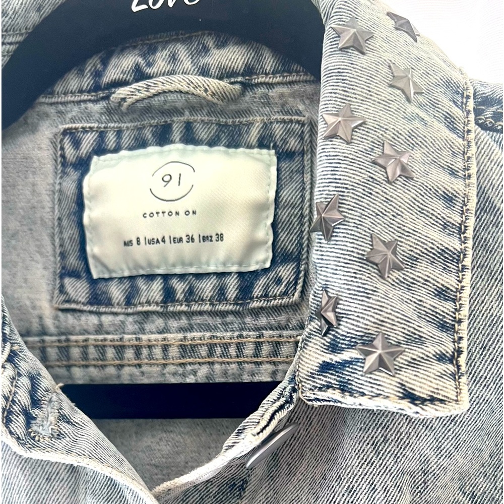 Acid Wash distressed denim crop Jacket with star studs on collar size US 4